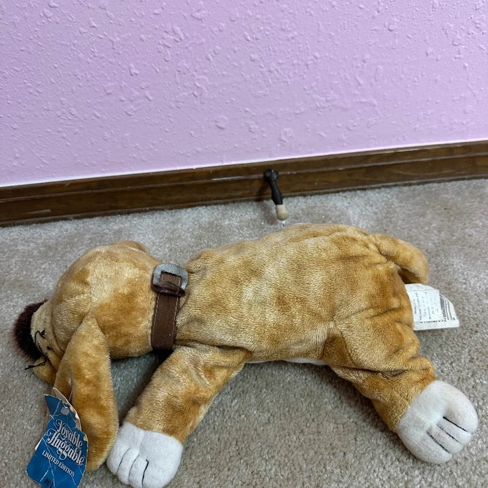 Vintage Walmart Lovable Huggable Lying Dog Plush 12” Brown white Hound Dog